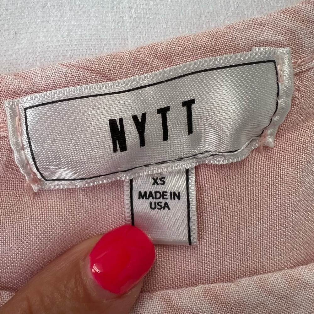 Anthropologie NYTT pink tank with ruffled cross back detail. - Picture 6 of 8